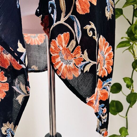 Patrons of Peace Black & Peach Floral Long Lightweight Soft Kimono Blouse - Med - Picture 4 of 9